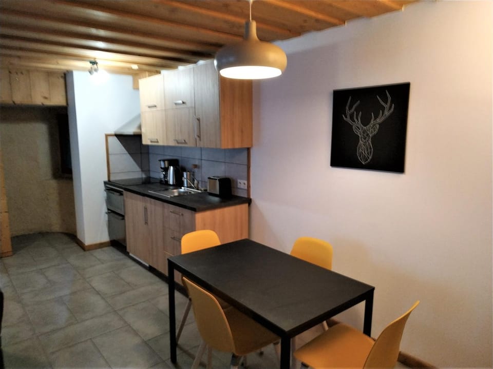 Dining area, Communal kitchen