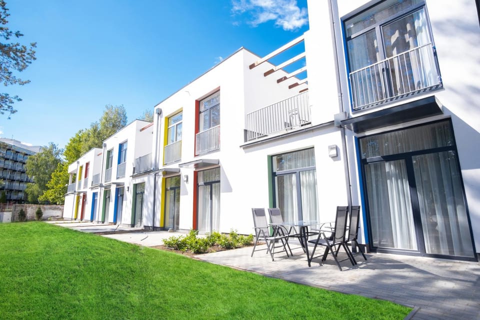 Property building, Day, Garden, Garden view