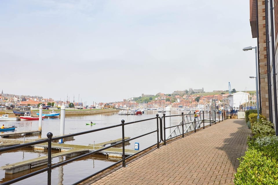 Neighbourhood, River view