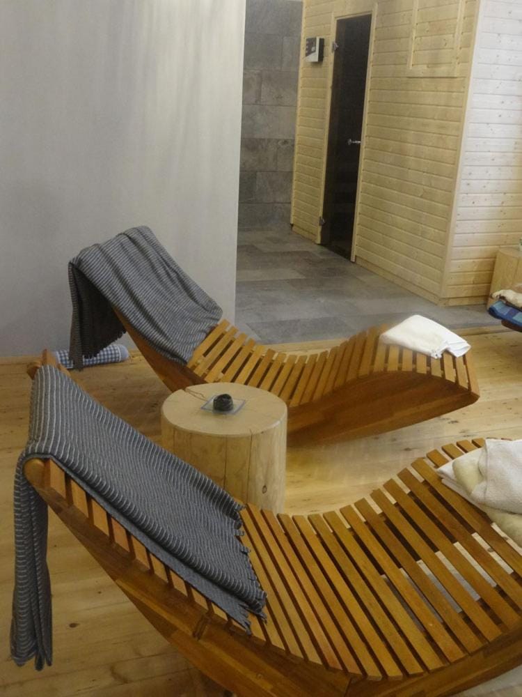 Sauna, Seating area