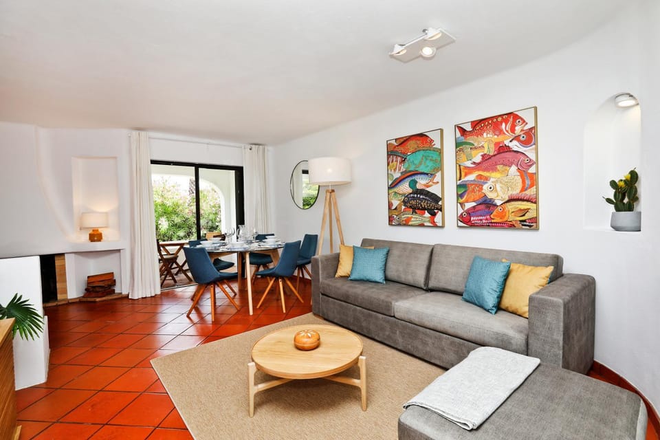 Living room, Decorative detail, Dining area
