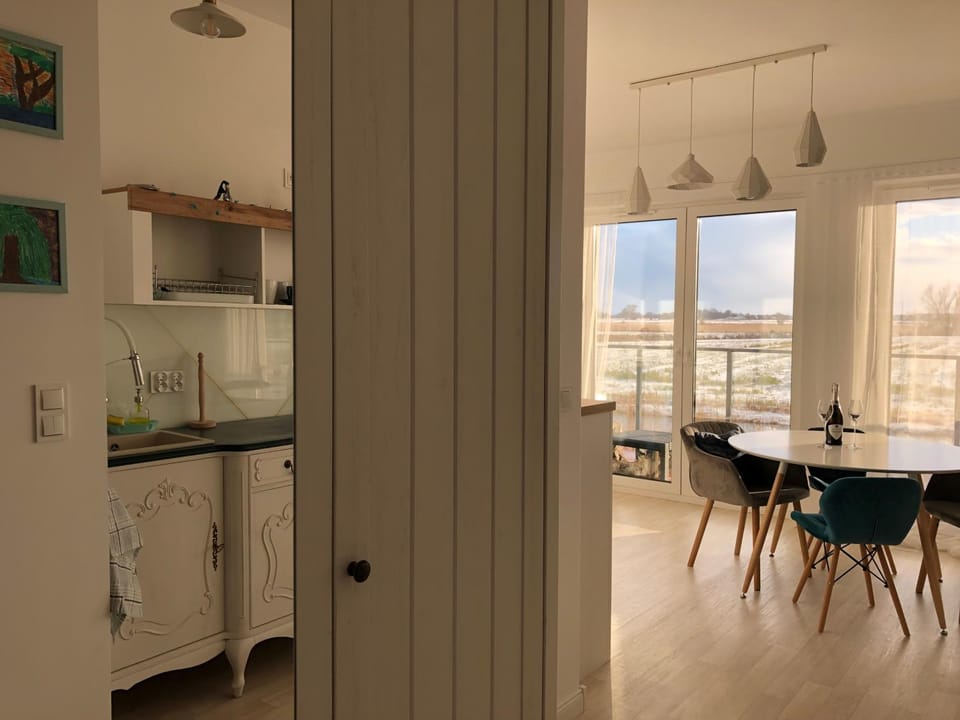 Living room, Dining area, pet friendly