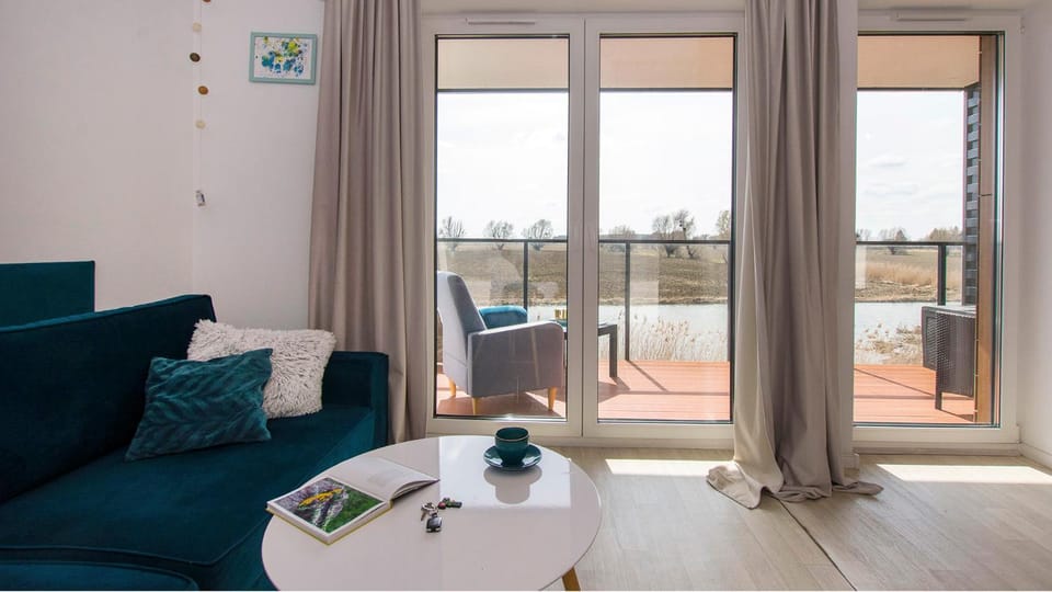View (from property/room), Balcony/Terrace, Living room, Seating area