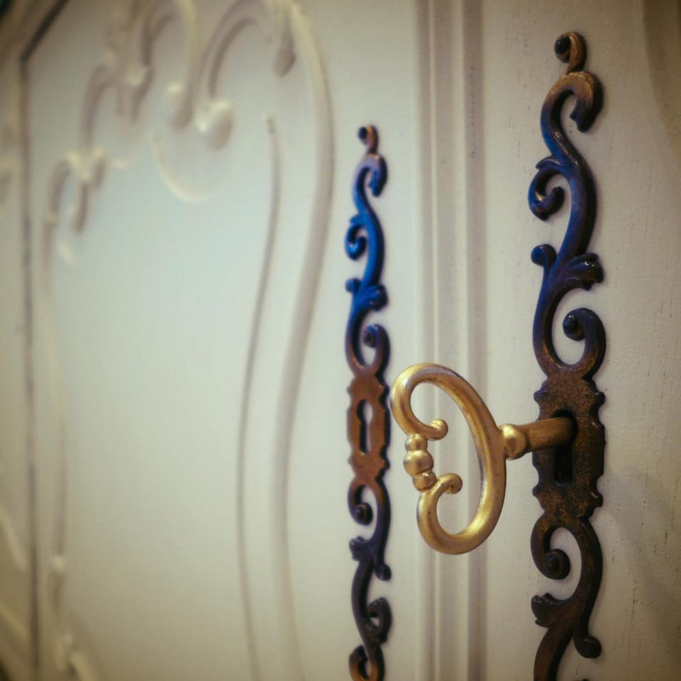 Kitchen or kitchenette, Decorative detail
