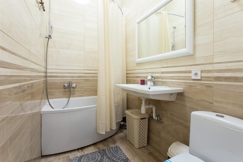 Shower, Toilet, Bath