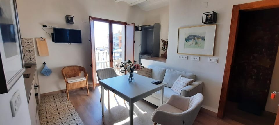 TV and multimedia, Living room, Dining area