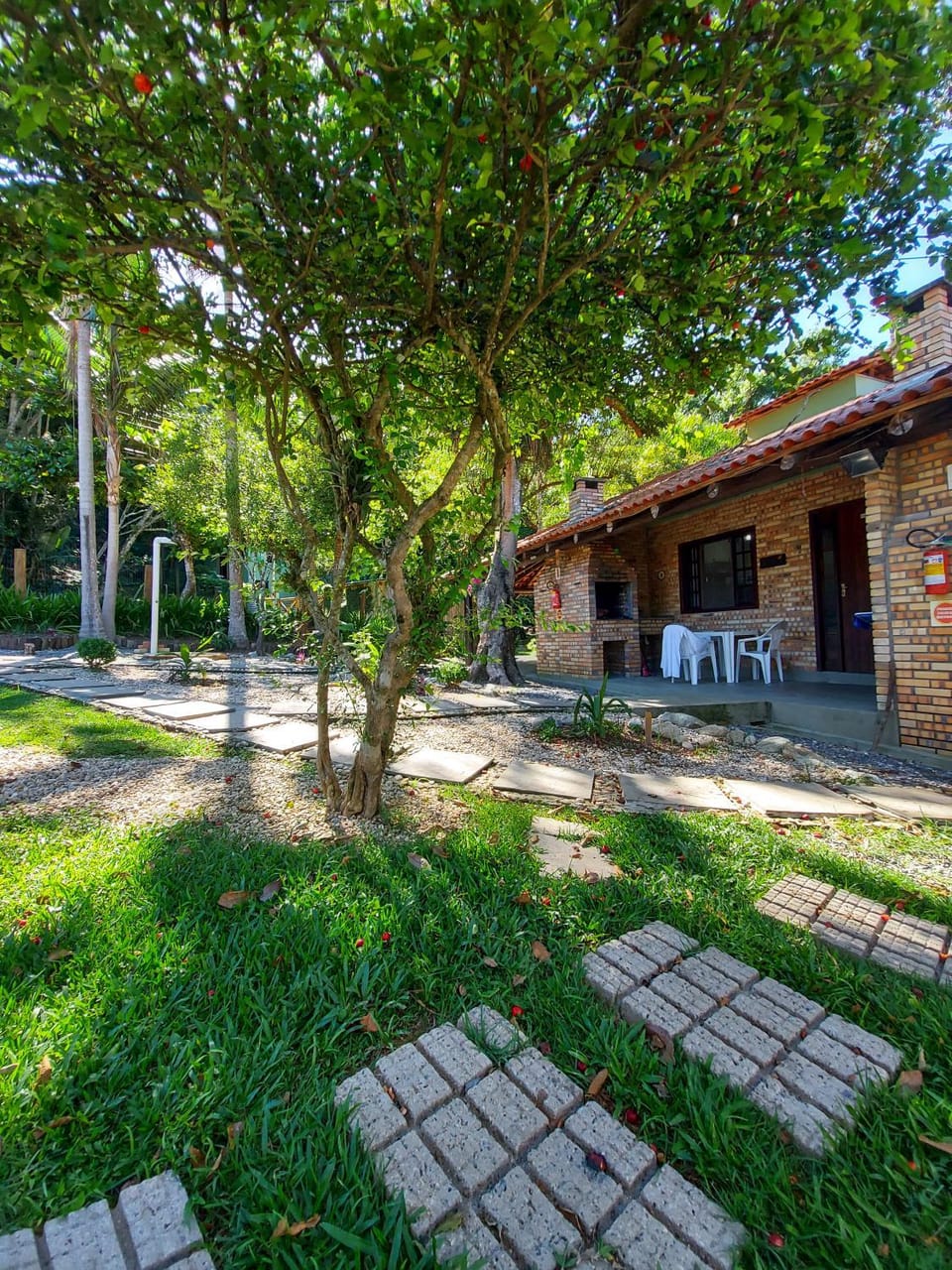 Property building, Spring, Day, Natural landscape, Garden, Garden view