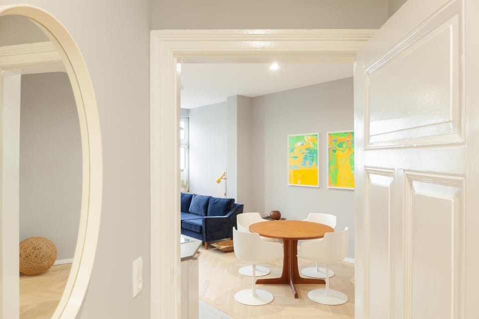 Living room, Photo of the whole room, Dining area