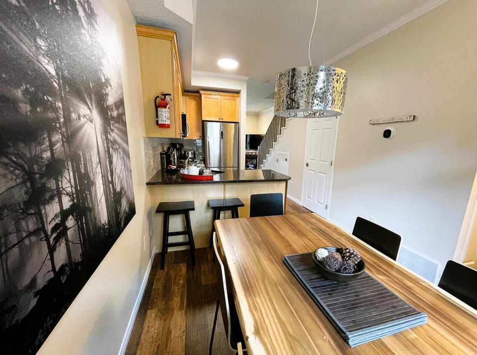 Dining area, Inner courtyard view