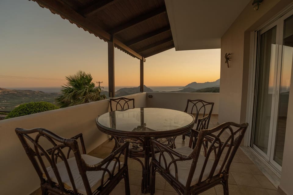 Day, Summer, Seating area, On site, Mountain view, Sea view, Seasons, Time of day, Location, Sunset