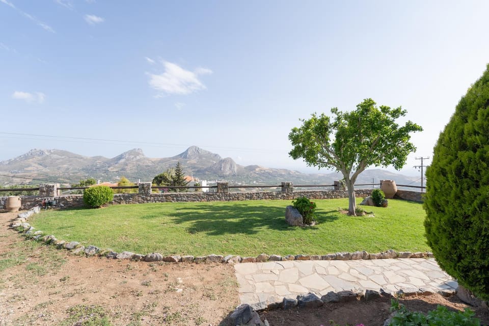 Day, Neighbourhood, Summer, Garden, Garden view, Mountain view, Sea view, Seasons, Time of day, Sunset