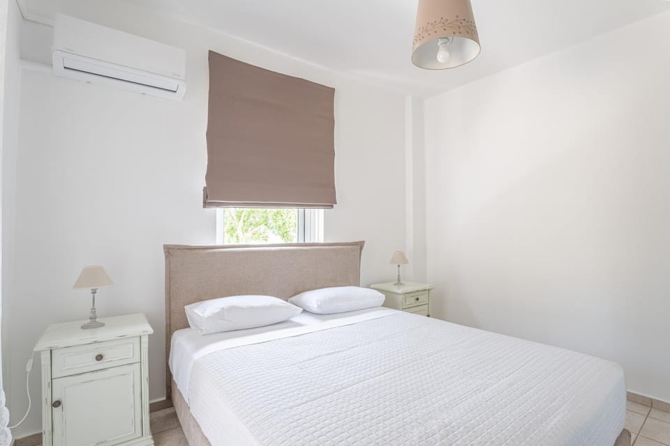 Bed, View (from property/room), Bedroom, wardrobe, air conditioner