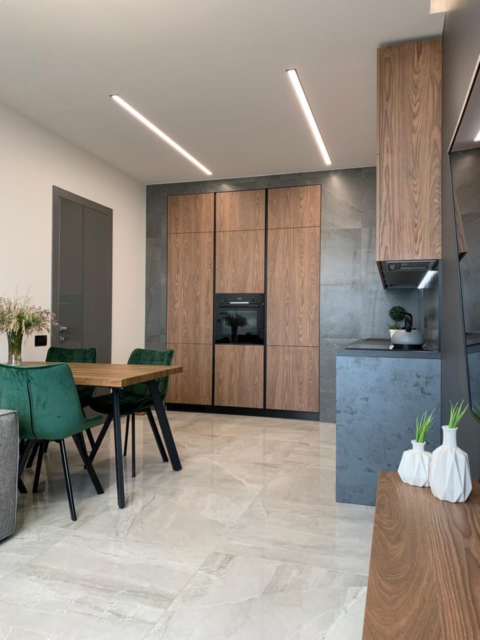 Kitchen or kitchenette, Seating area, Dining area