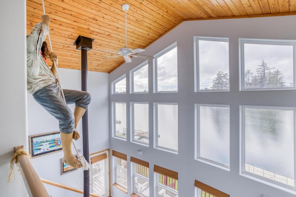 Pirates Perch - Meredith Lodging House in Pacific City