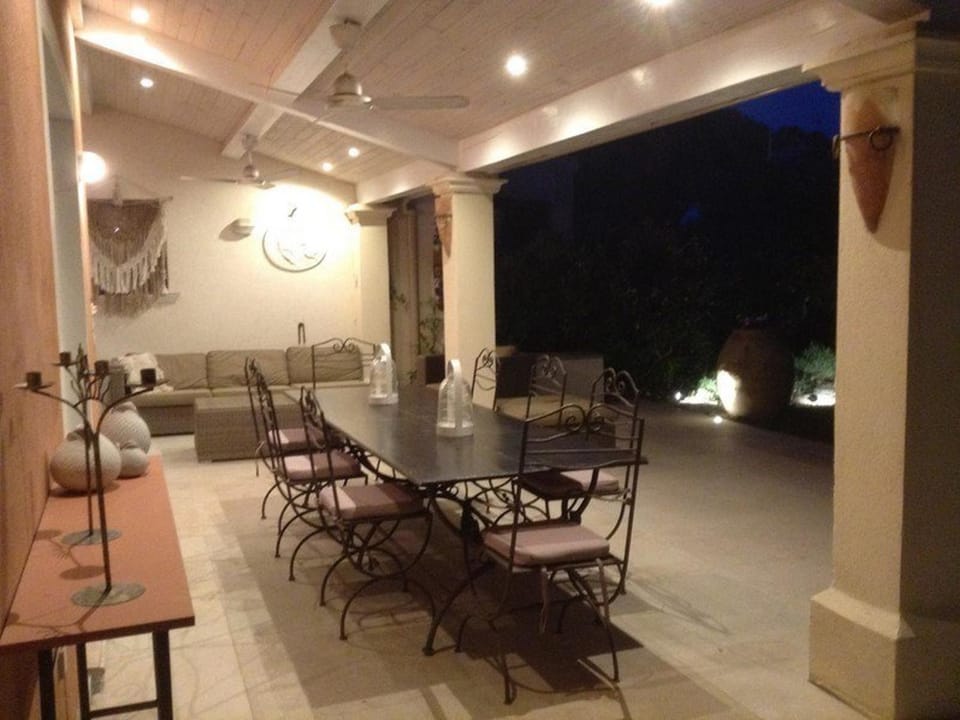 Villa Équipée avec Jardin à 50m de la Plage et Commerces - FR-1-100-238 Villa in Cavalaire-sur-Mer