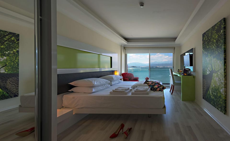 Bed, Decorative detail, Sea view