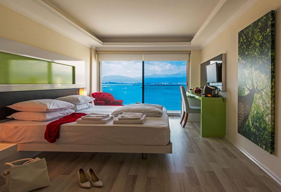 Bed, Decorative detail, Sea view