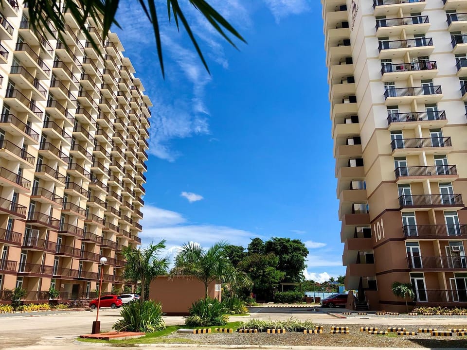 Condo w/ Balcony Near Mactan International Airport Apartment in Lapu-Lapu City