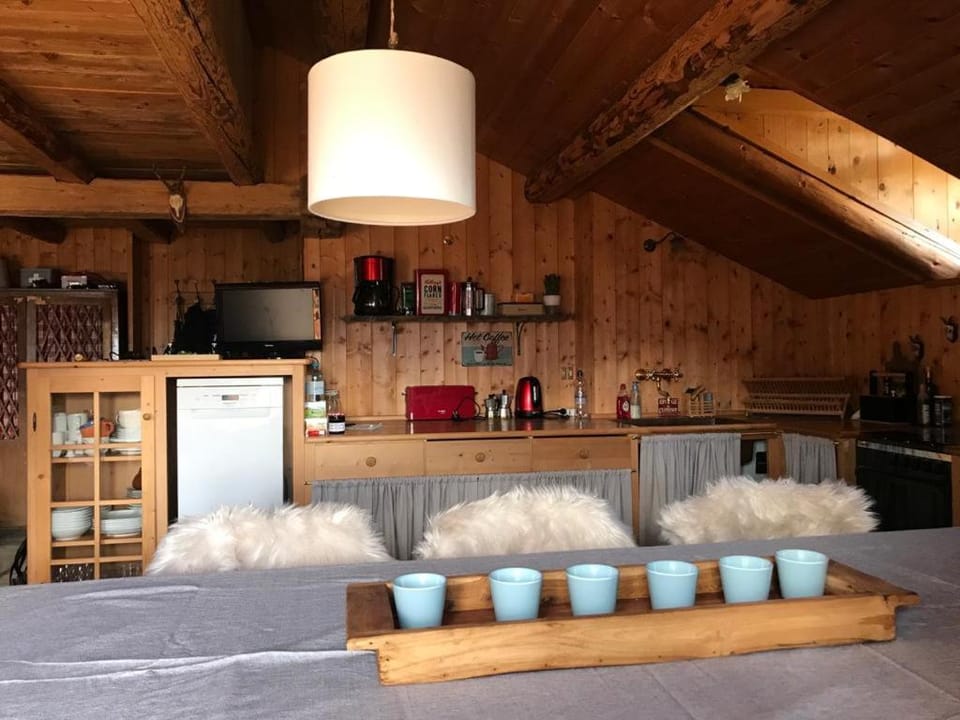 Property building, Kitchen or kitchenette, Breakfast