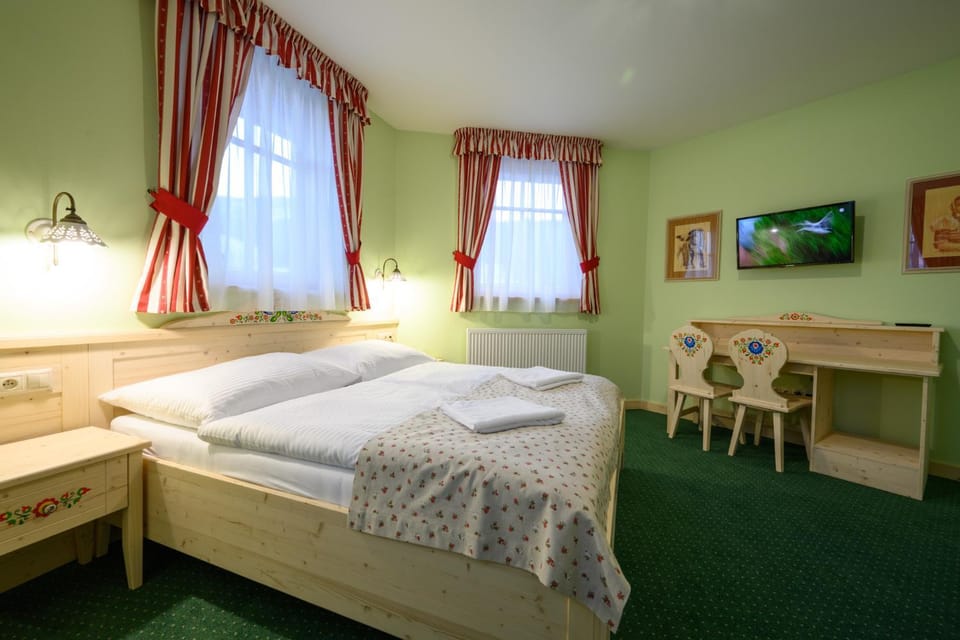 Bed, Photo of the whole room, Bedroom, hair dresser