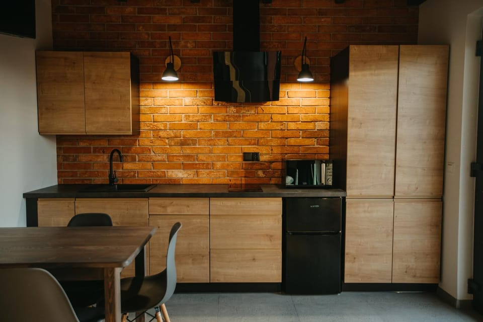 Coffee/tea facilities, Kitchen or kitchenette, Dining area, minibar, stove