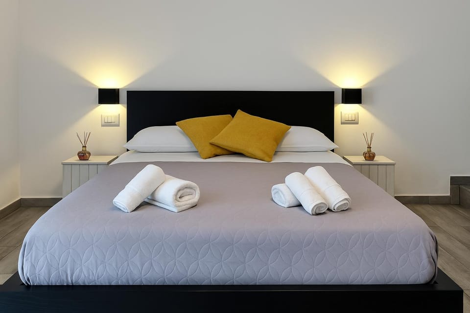 Bed, Bedroom, locker