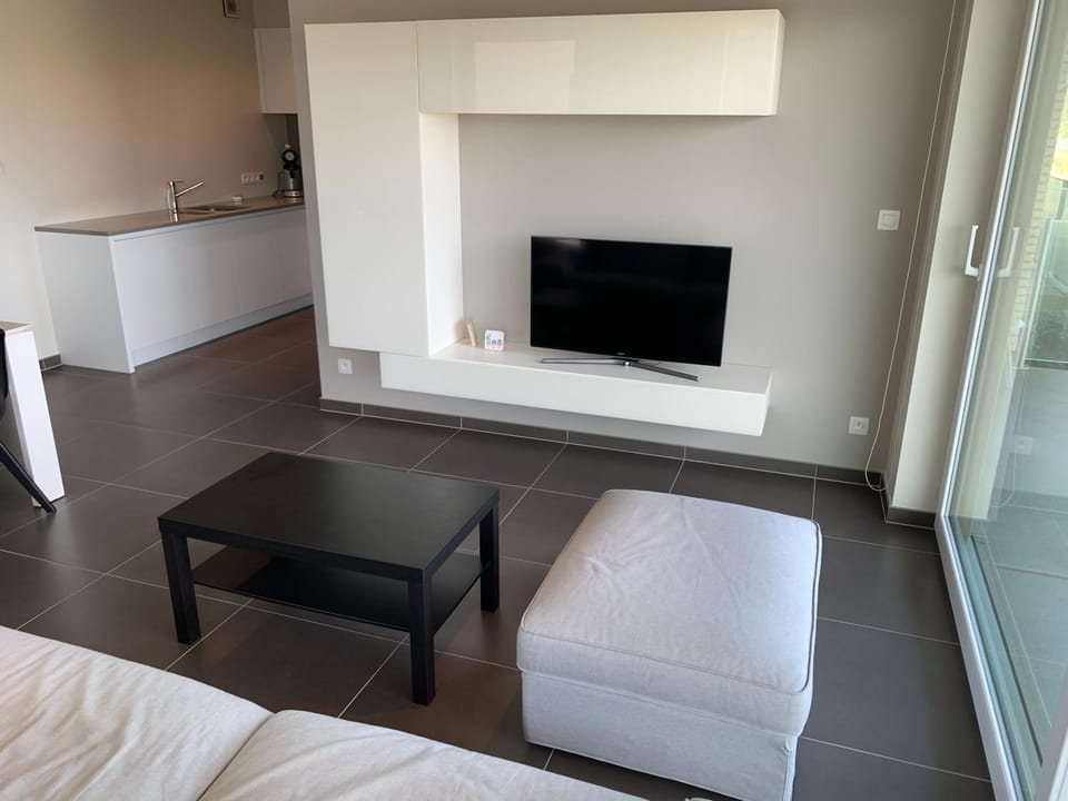 TV and multimedia, Seating area