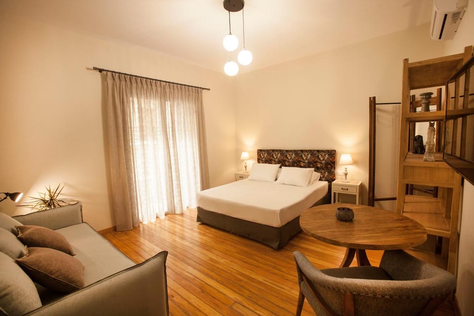 Bentzi...Boutique Apartment 6, Superior Suite for 4 Guests Apartment in Athens