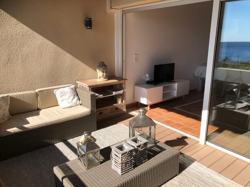 RAMATUELLE SAINT TROPEZ, en front de mer Apartment in Ramatuelle