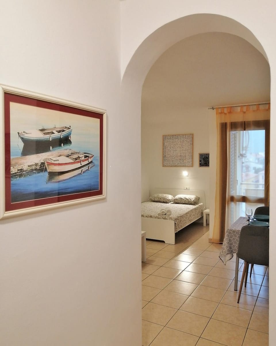 Bed, Living room, Decorative detail