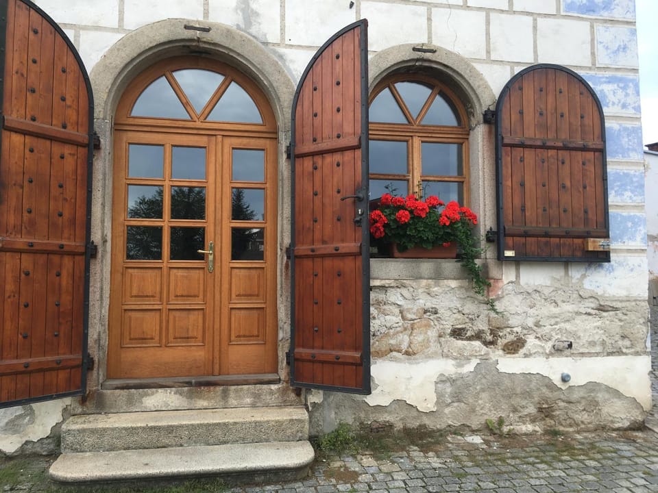 Facade/entrance