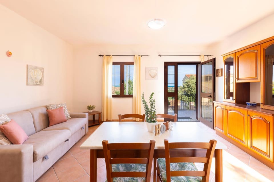 Living room, Dining area, Area and facilities