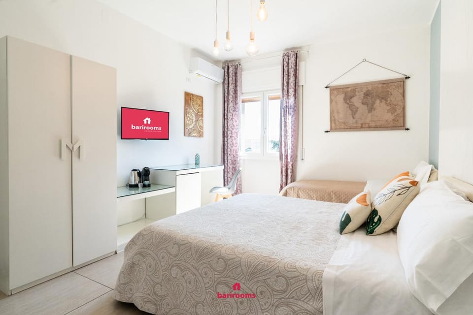 Bed, TV and multimedia, Bedroom, wardrobe