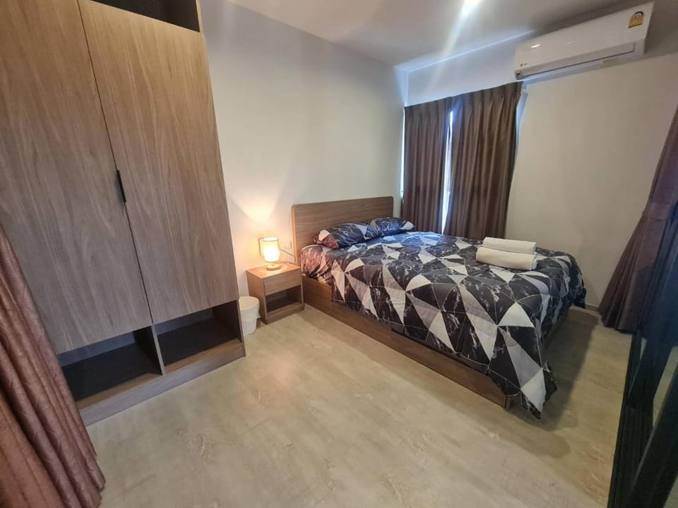 Bedroom, wardrobe