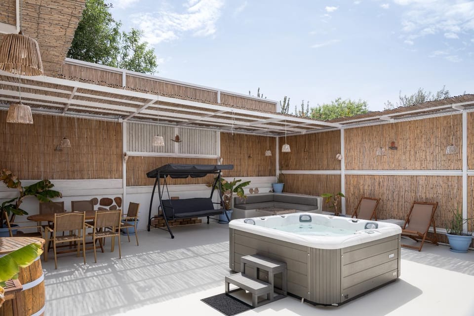Patio, Day, Hot Tub, sunbed