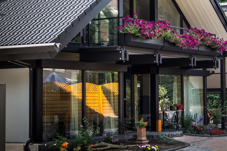 Facade/entrance, Garden