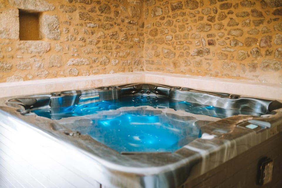 Massage, Spa and wellness centre/facilities, Area and facilities