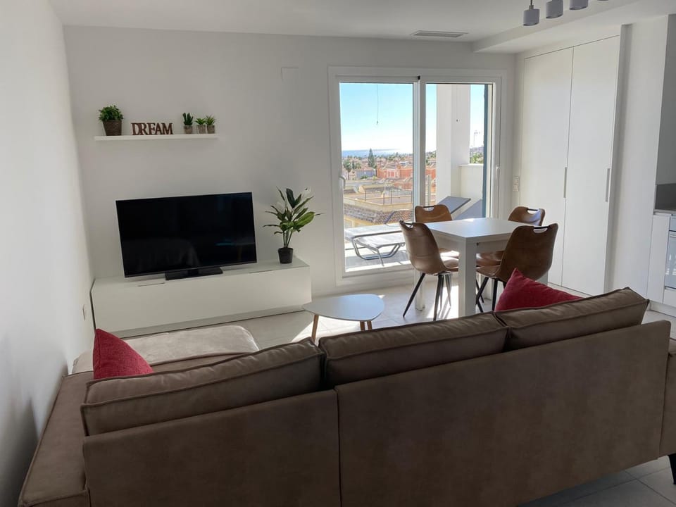 Communal lounge/ TV room, Living room, Seating area