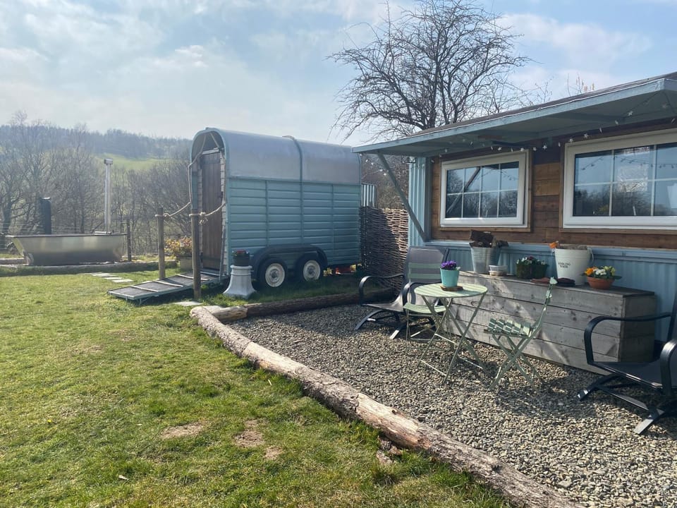 Property building, Patio, Garden