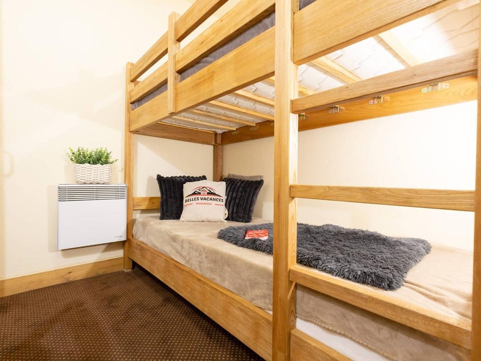 Appartement central avec piscine, sauna et WIFI - FR-1-296-298 Apartment in Saint-Lary-Soulan