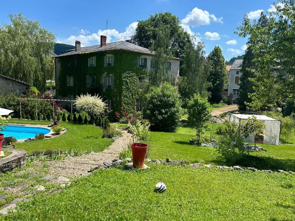 Le CLOS BOURBON Bed and Breakfast in Auvergne-Rhône-Alpes