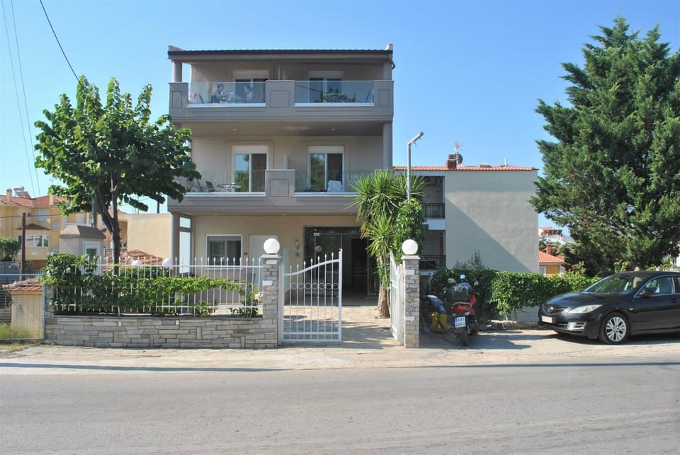 Tina Studios Apartment hotel in Limenaria