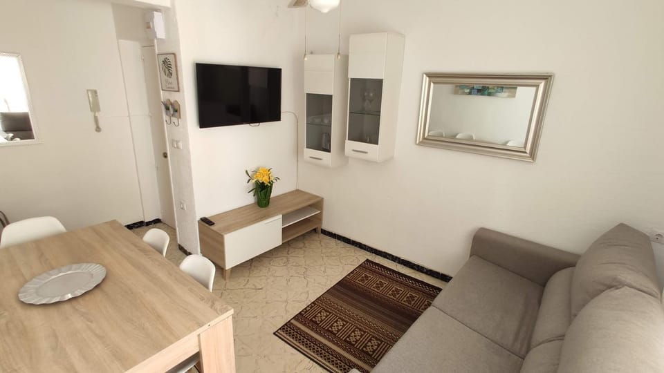 Communal lounge/ TV room, TV and multimedia, Living room, Seating area