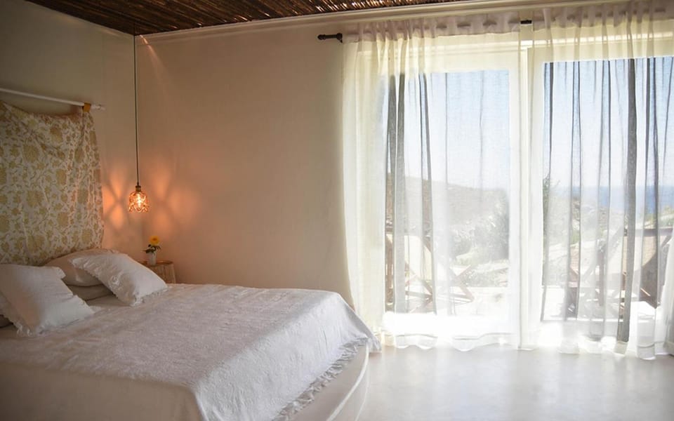 Photo of the whole room, Bedroom, Garden view, Sea view