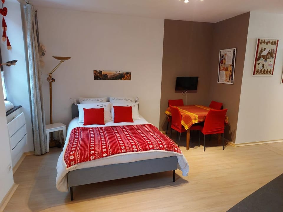 Property building, Bed