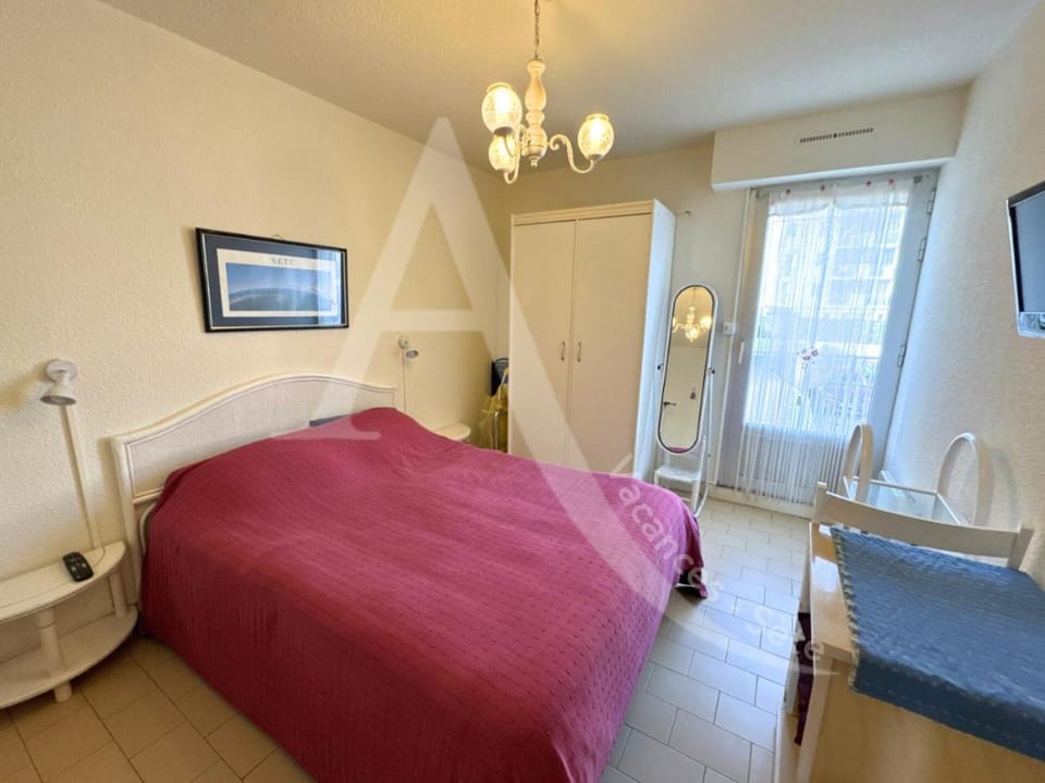 T2 1ERE LIGNE MER, PKG, WI-FI, DIRECT PLAGES Apartment in Occitanie