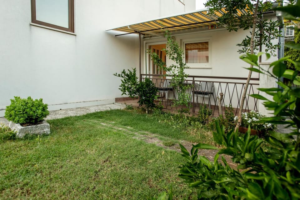 Facade/entrance, Garden