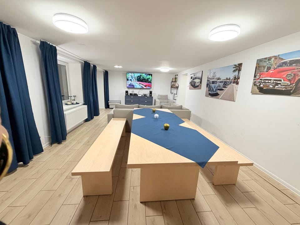 Living room, Seating area, Dining area