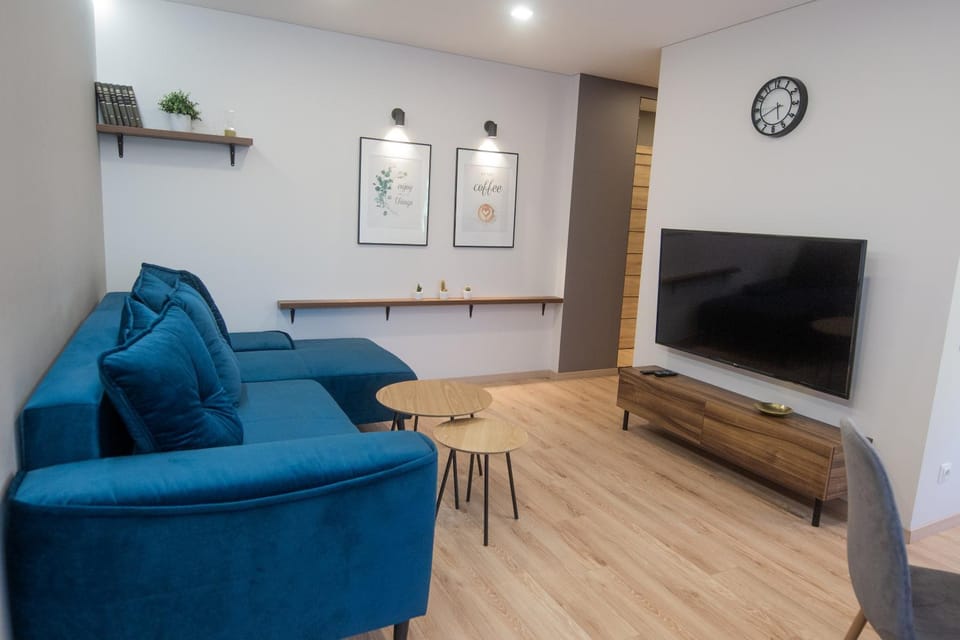 Communal lounge/ TV room, TV and multimedia, Living room, Seating area