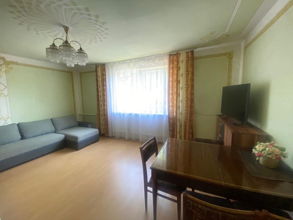 Photo of the whole room, Seating area, Dining area